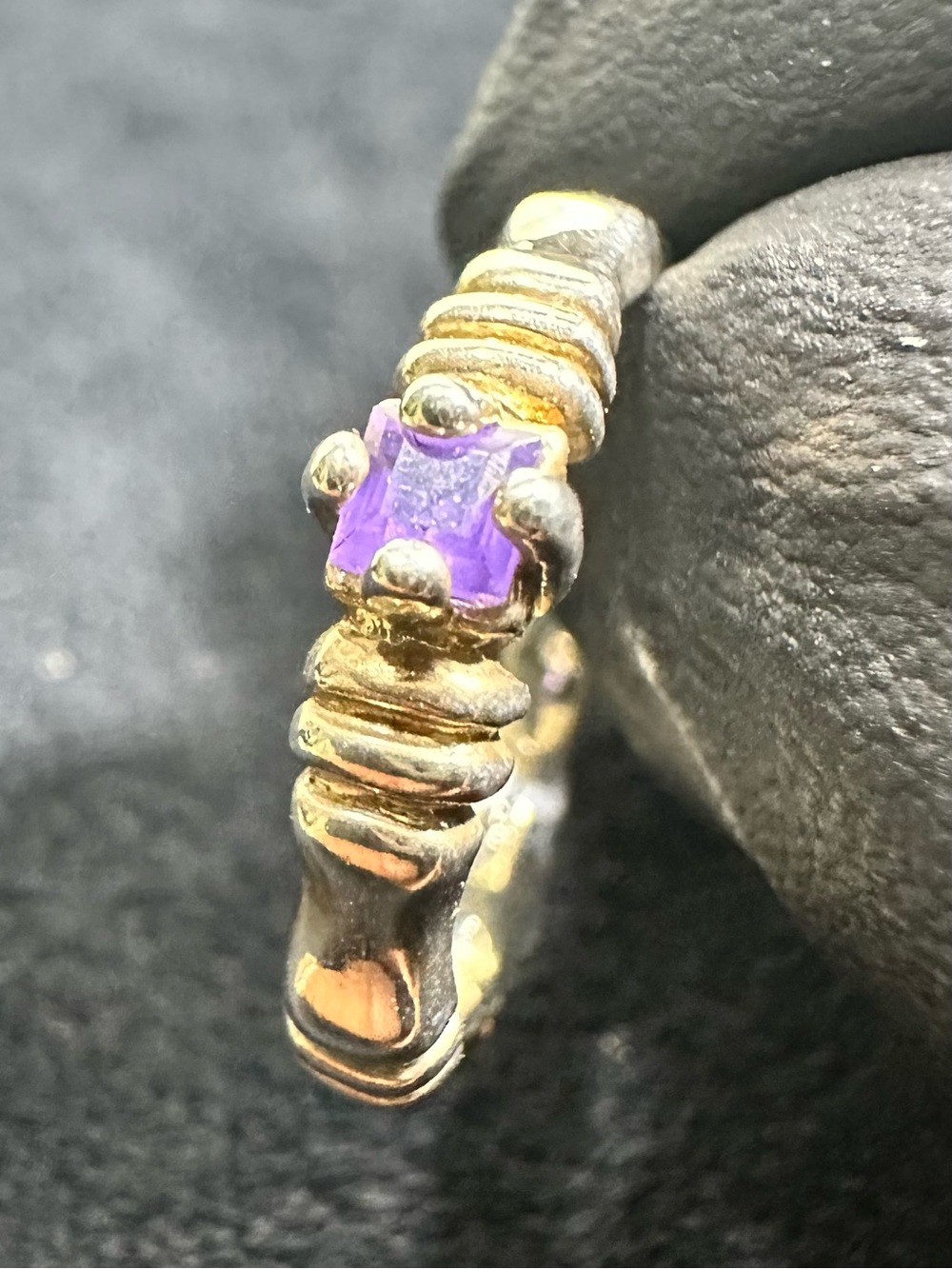 Vtg: .925 Sterling Bamboo Ring Accent w/Amethyst Gemstone